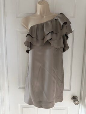 Banana Republic 100% Silk One-Shoulder Ruffle Dress size 2 in Taupe